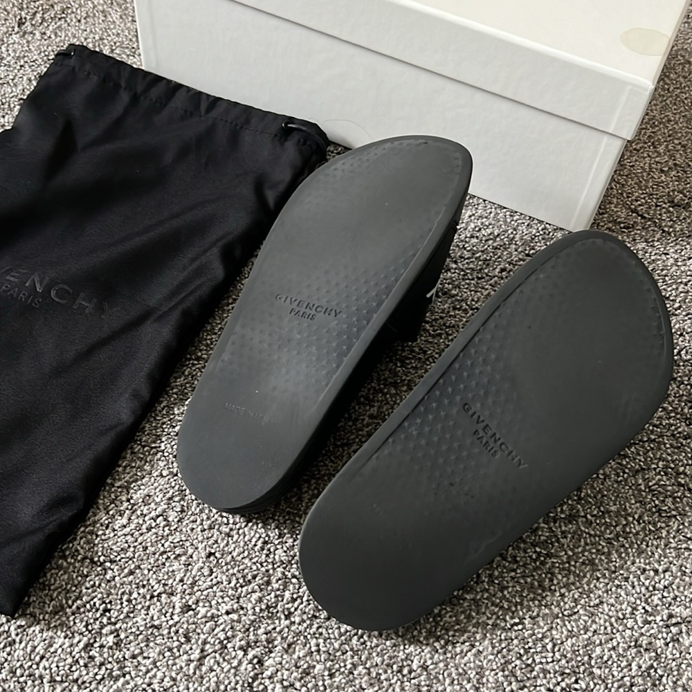 Givenchy Black Slides - Picture 6 of 9